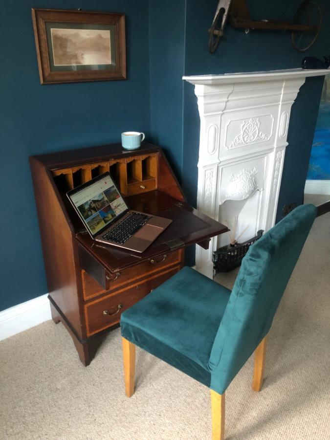 Balcarres, Rodborough Avenue Bed and Breakfast Stroud  Exteriör bild